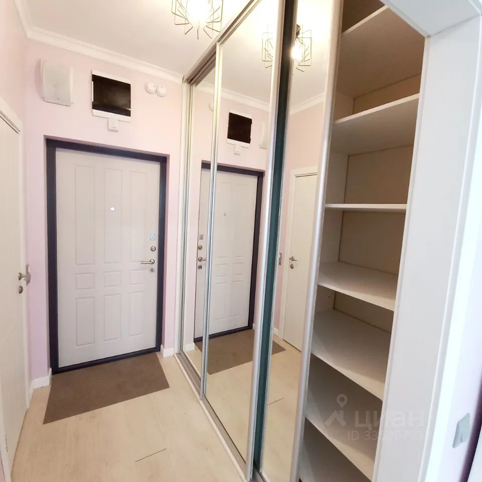 m. Strogino: Apartment, studio