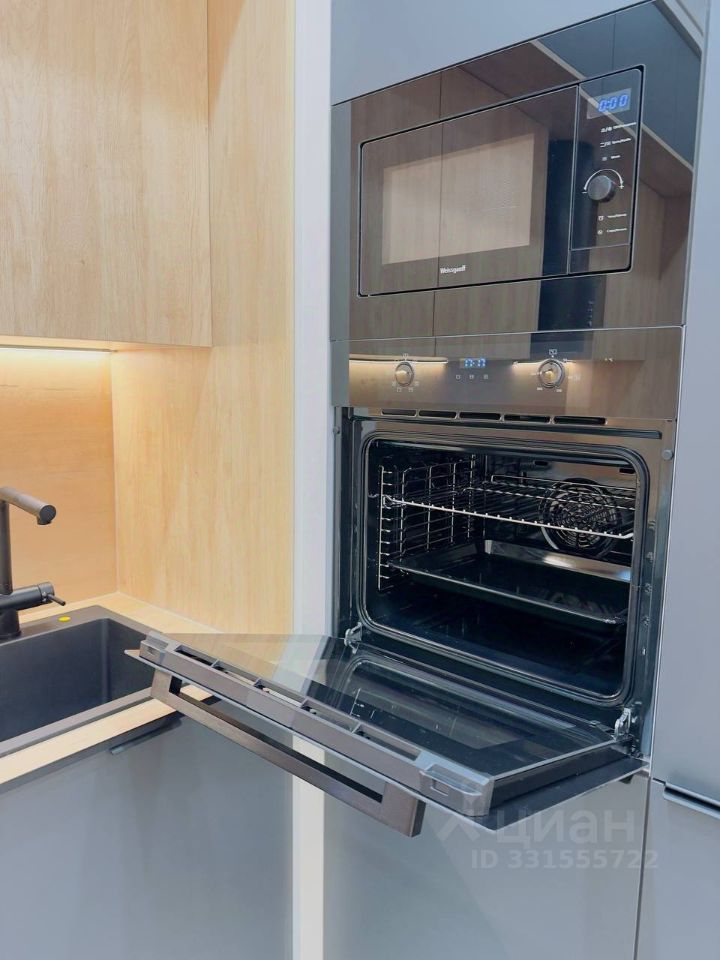 m. ZIL: Apartment, 2-rooms