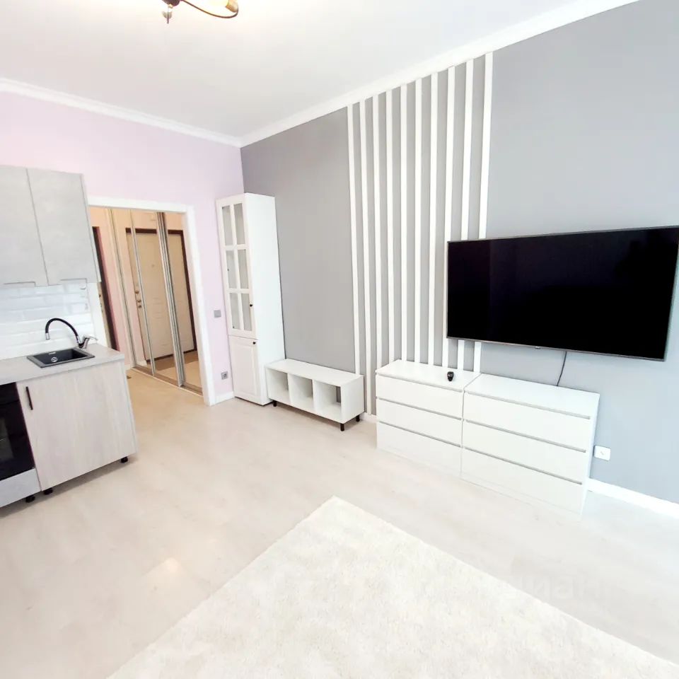 m. Strogino: Apartment, studio