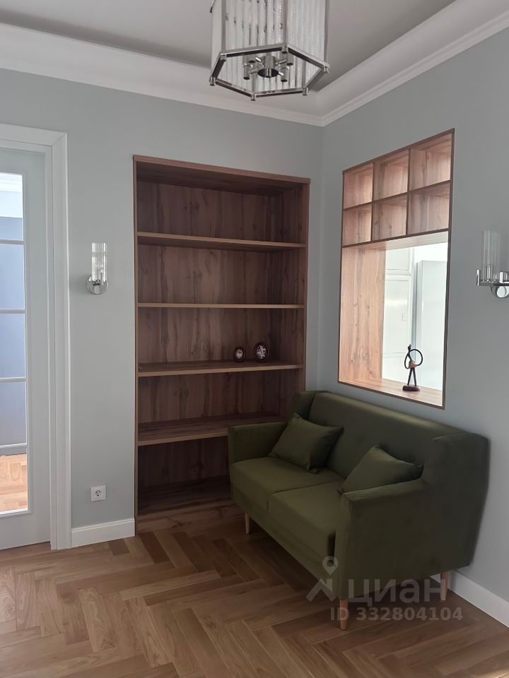 m. Kropotkinskaya: Apartment, 3-rooms