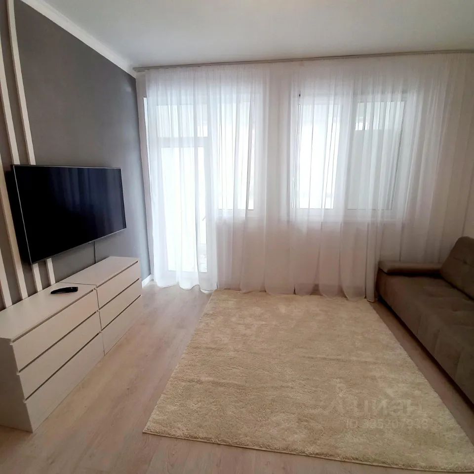 m. Strogino: Apartment, studio