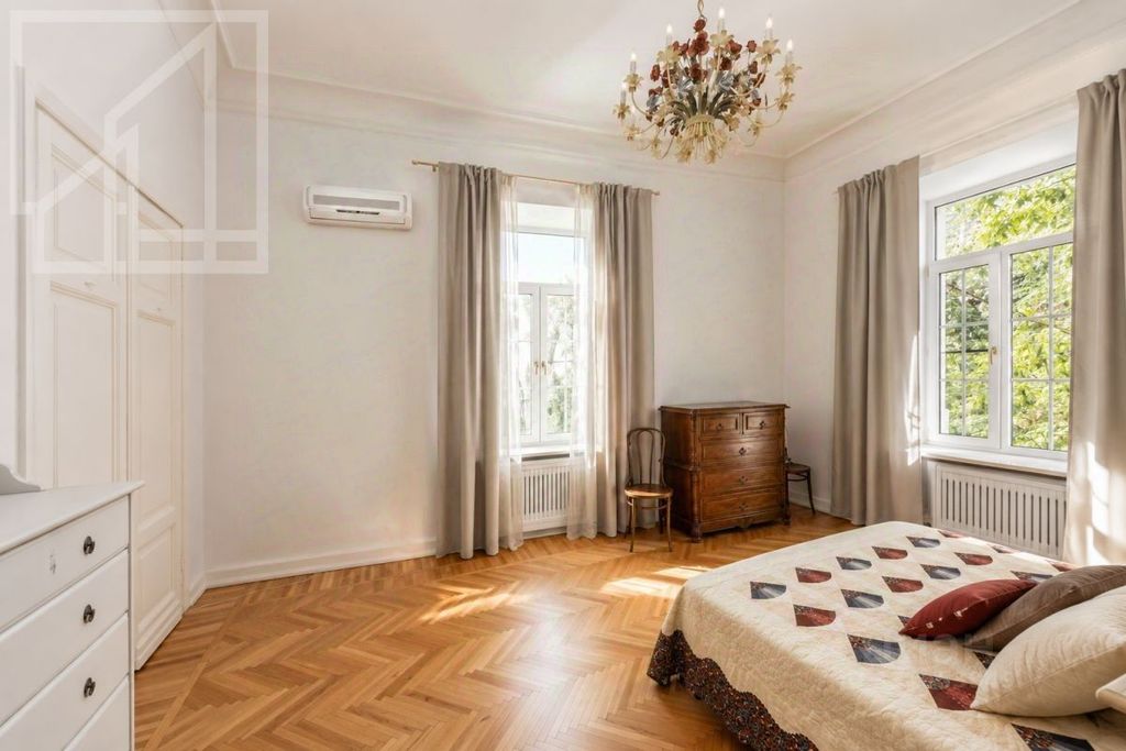 m. Kitay-gorod: Apartment, 4-rooms