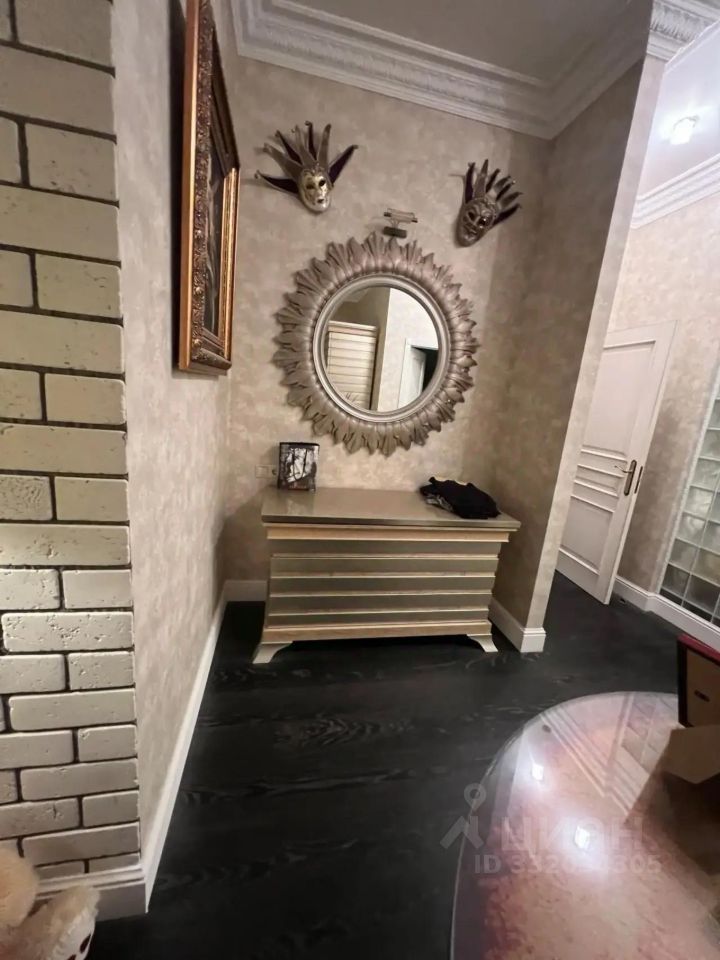 m. Molodezhnaya: Apartment, 3-rooms