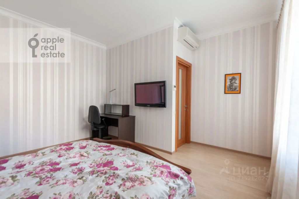 m. Novokuznetskaya: Apartment, 2-rooms