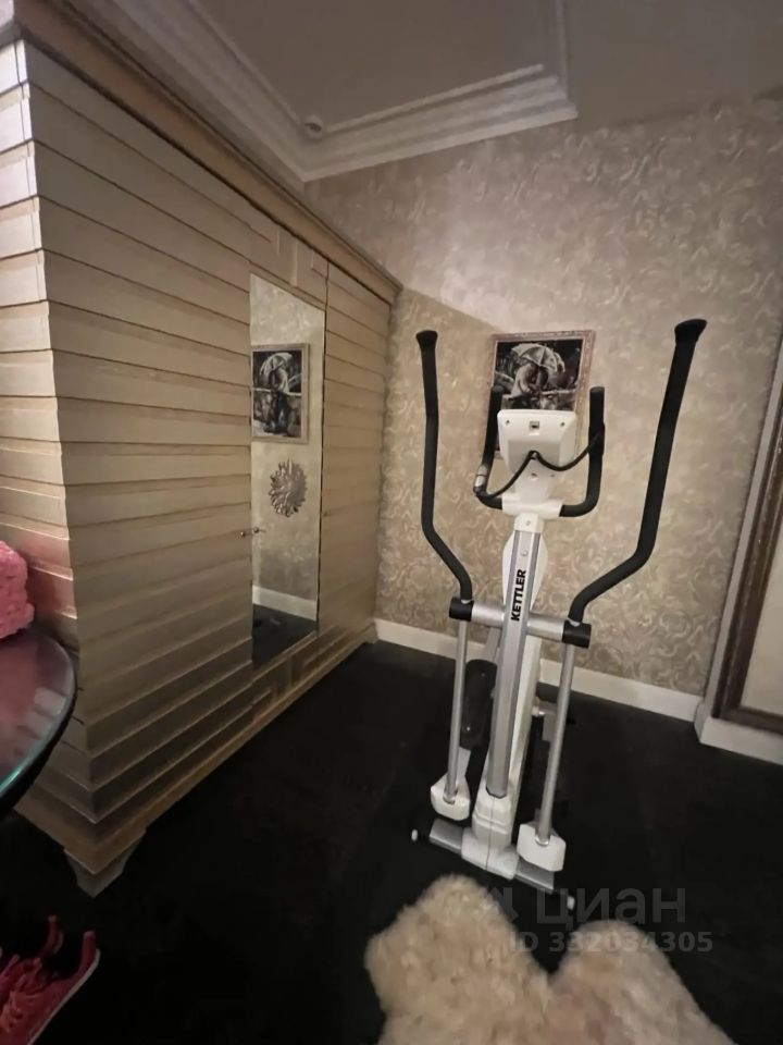 m. Molodezhnaya: Apartment, 3-rooms