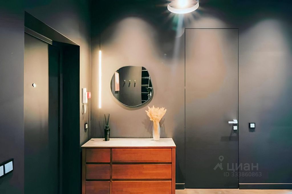 m. ZIL: Apartment, 2-rooms