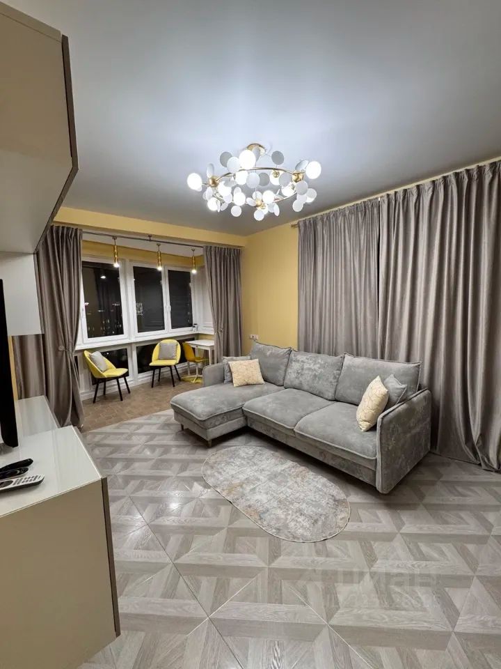 m. ZIL: Apartment, 2-rooms