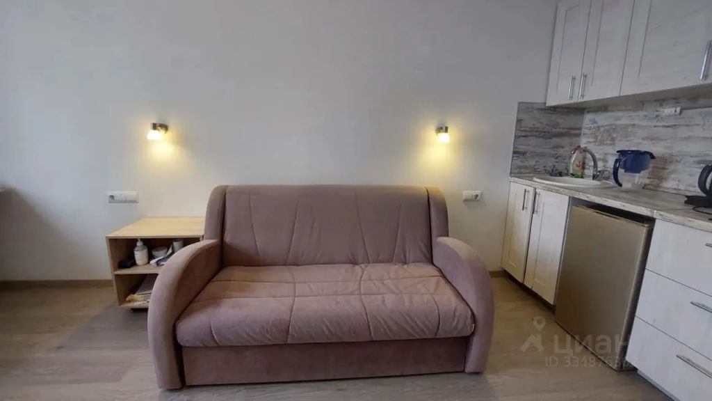 m. Novodachnaya: Apartment, studio