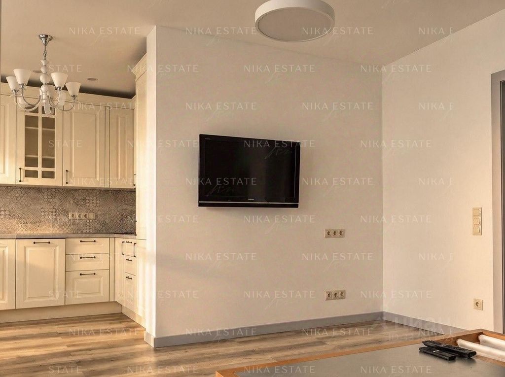 m. ZIL: Apartment, 2-rooms