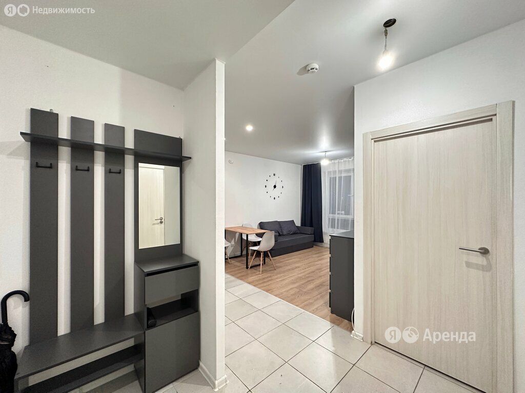 m. Lukhmanovskaya: Apartment, 1-rooms