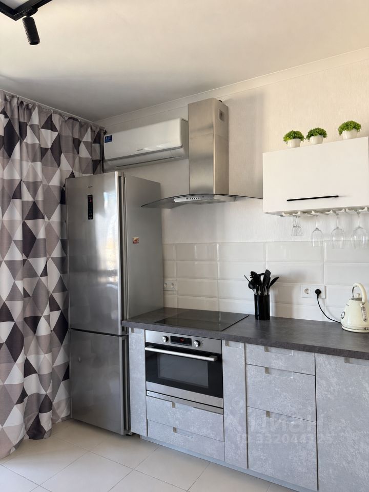 m. Grachevskaya: Apartment, studio