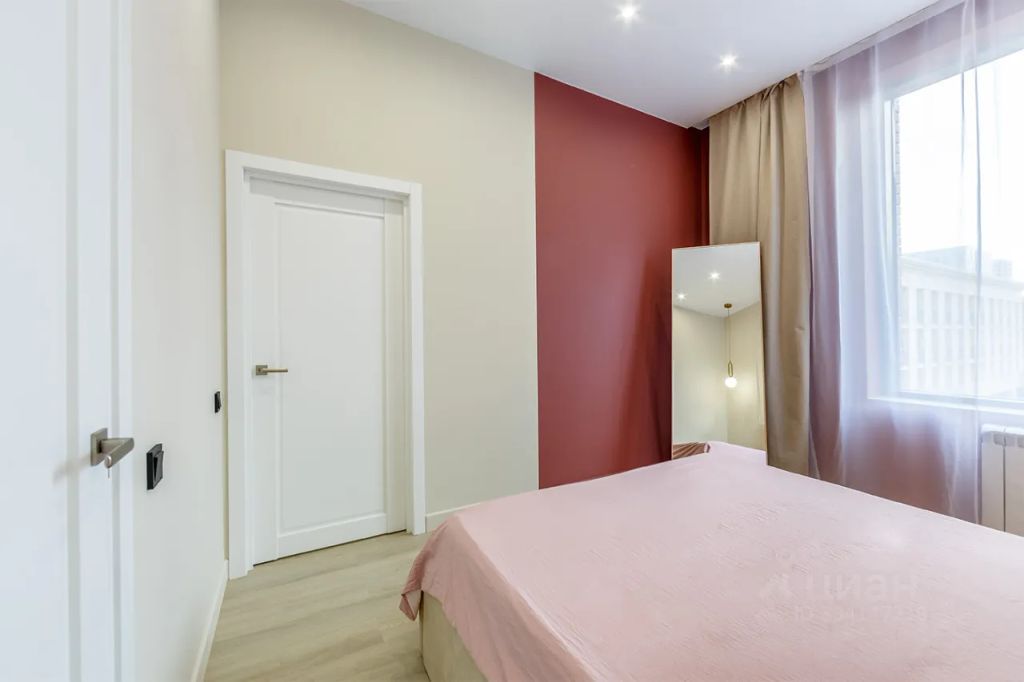 m. ZIL: Apartment, 2-rooms