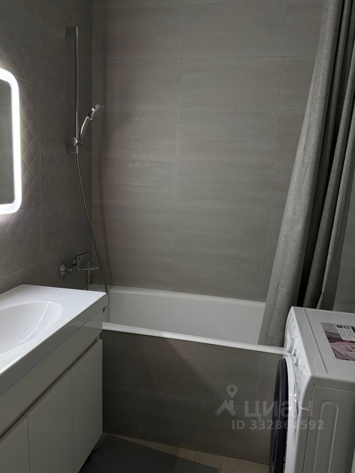 m. ZIL: Apartment, 1-rooms