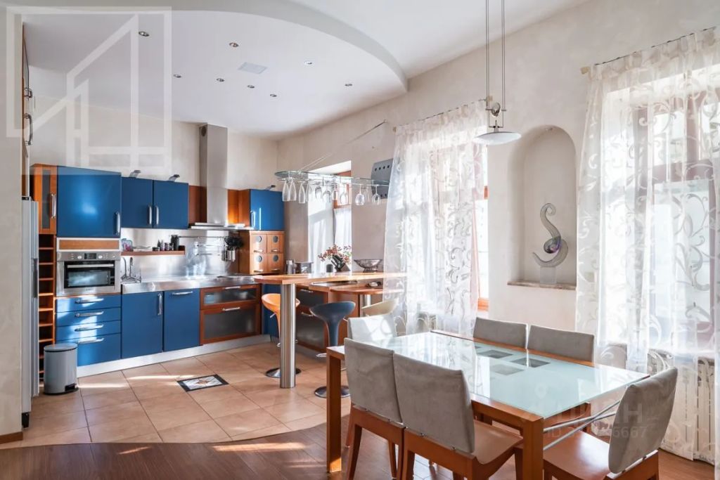 m. Trubnaya: Apartment, 3-rooms