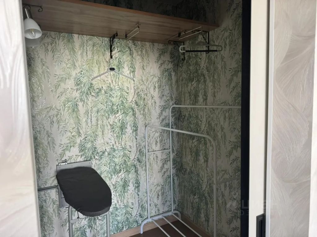 m. Lukhmanovskaya: Apartment, 2-rooms