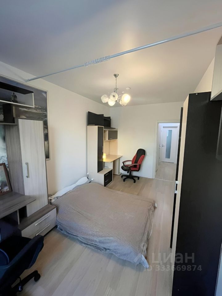 m. Lukhmanovskaya: Apartment, 2-rooms