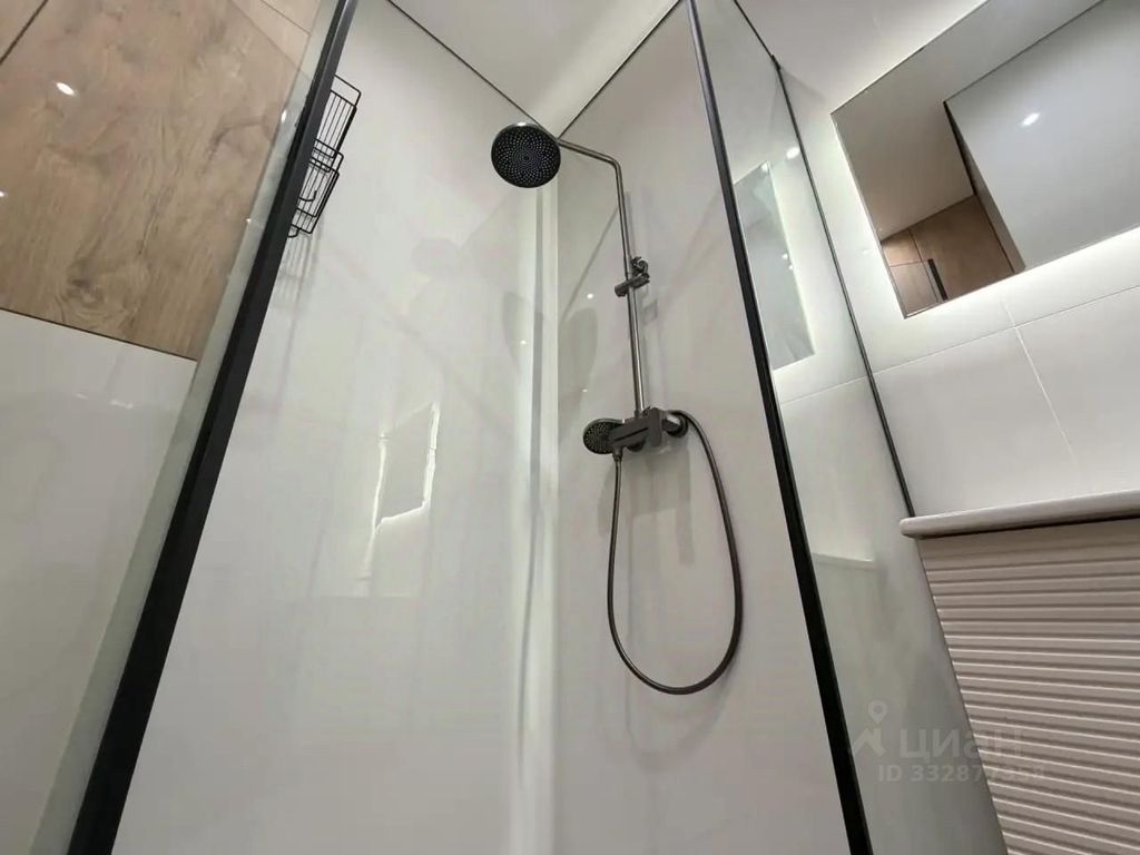 m. ZIL: Apartment, 2-rooms