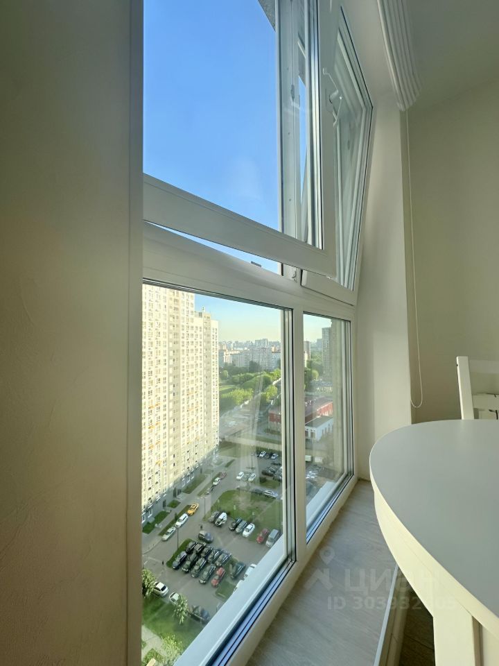 m. Lukhmanovskaya: Apartment, 1-rooms