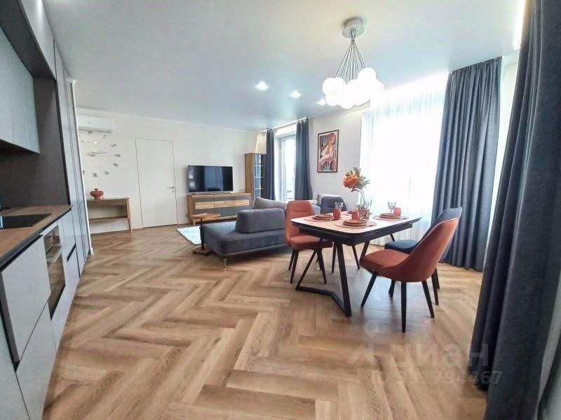 m. Aminyevskaya: Apartment, 3-rooms