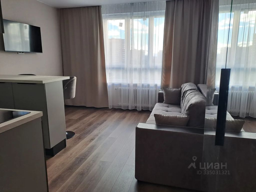 m. Lukhmanovskaya: Apartment, studio