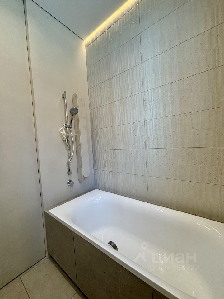 m. ZIL: Apartment, 2-rooms