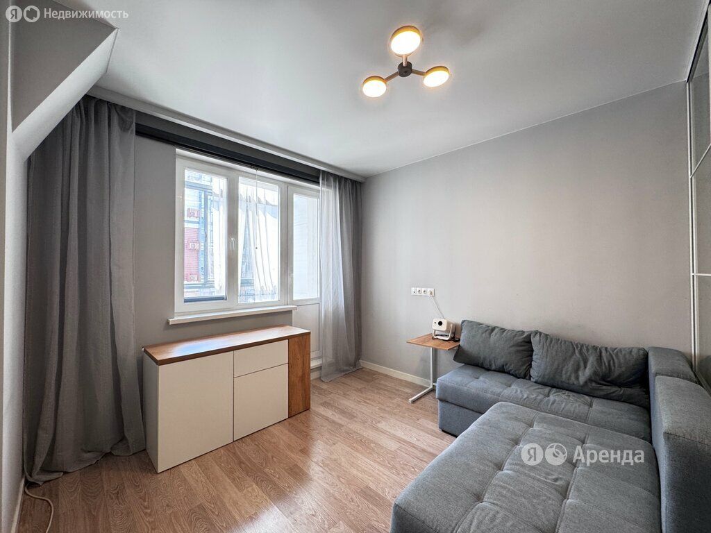m. ZIL: Apartment, 1-rooms