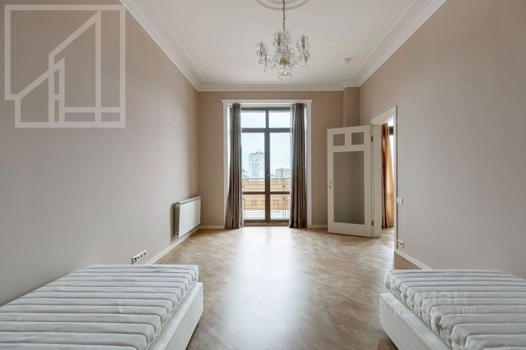 m. Mayakovskaya: Apartment, 4-rooms