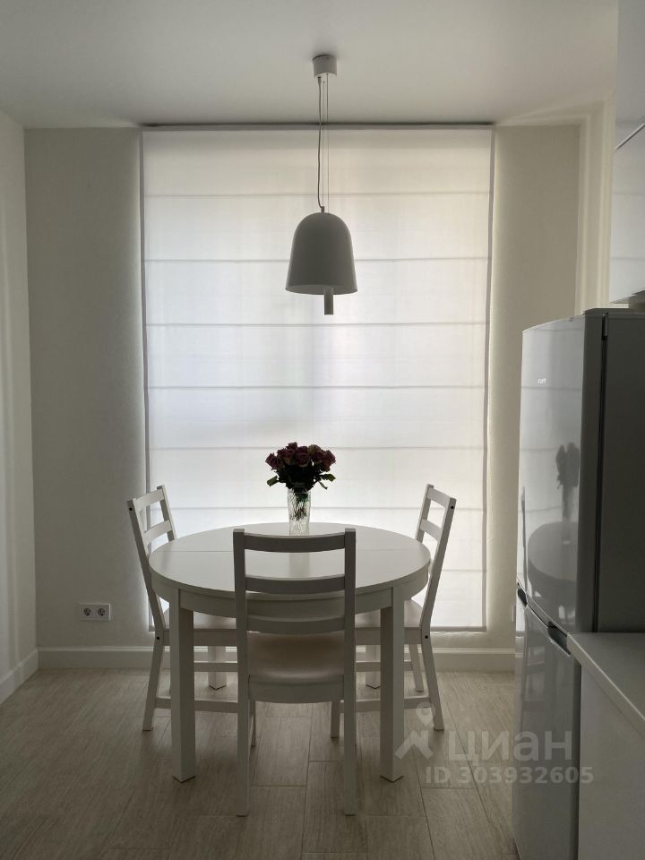 m. Lukhmanovskaya: Apartment, 1-rooms
