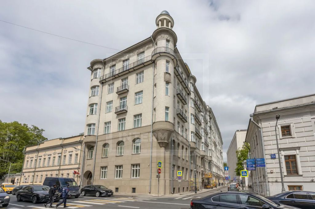m. Borovitskaya: Apartment, 5-rooms