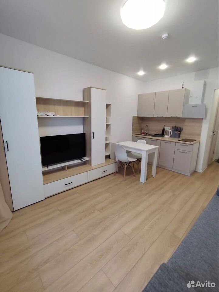 m. Filatov lug: Apartment, studio