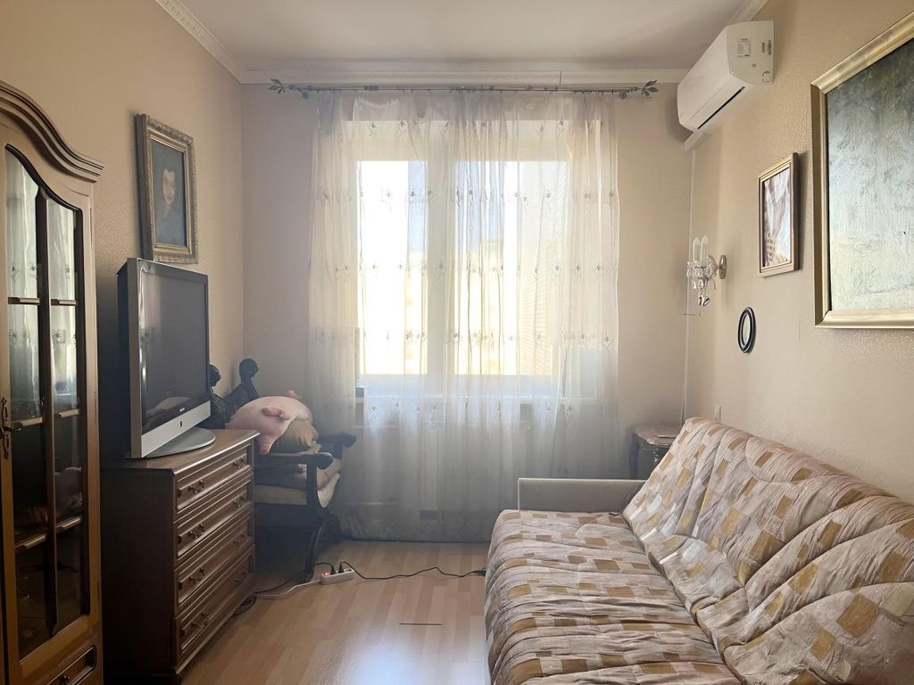 m. Smolenskaya: Apartment, 2-rooms