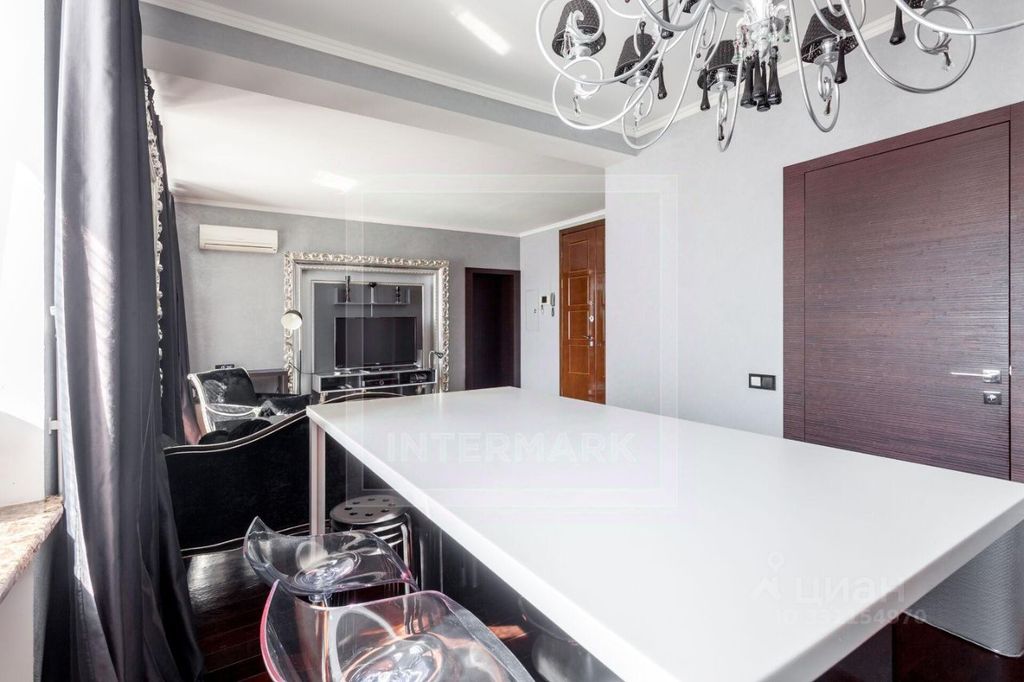 m. Okhotny ryad: Apartment, 2-rooms