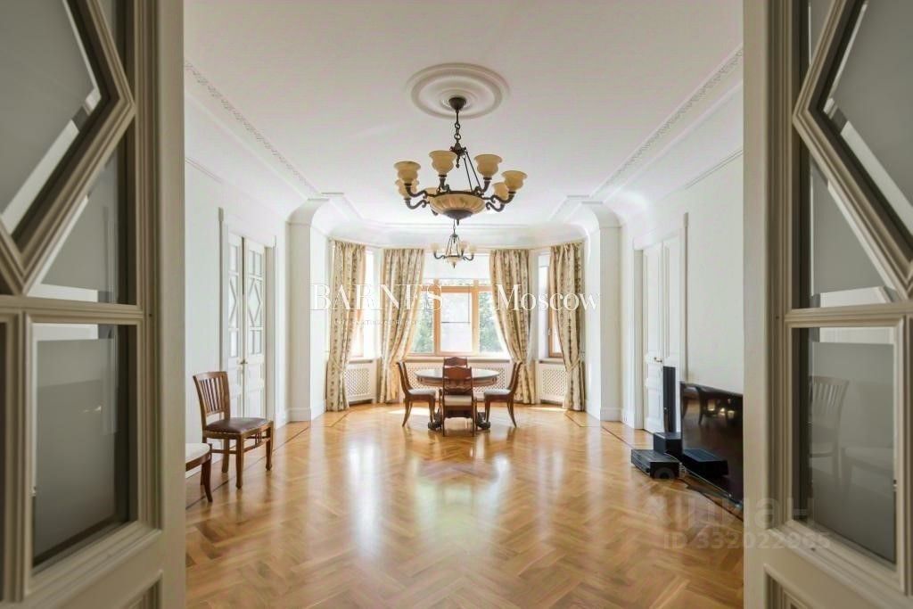 m. Kropotkinskaya: Apartment, 4-rooms