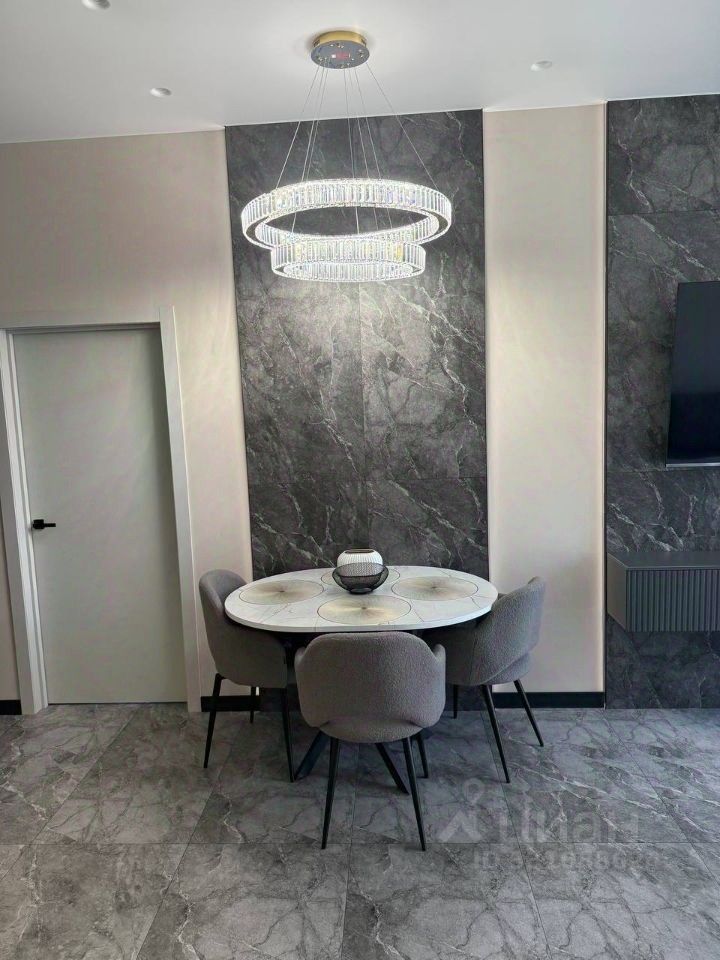 m. ZIL: Apartment, 2-rooms