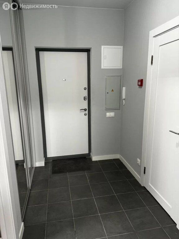 m. ZIL: Apartment, 1-rooms
