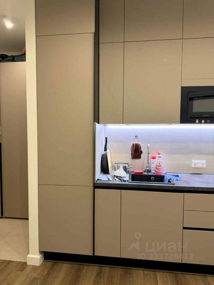 m. ZIL: Apartment, 2-rooms