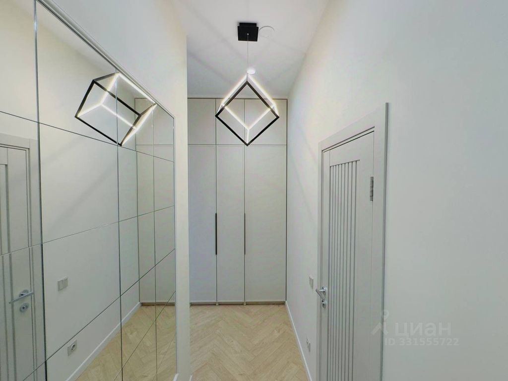 m. ZIL: Apartment, 2-rooms