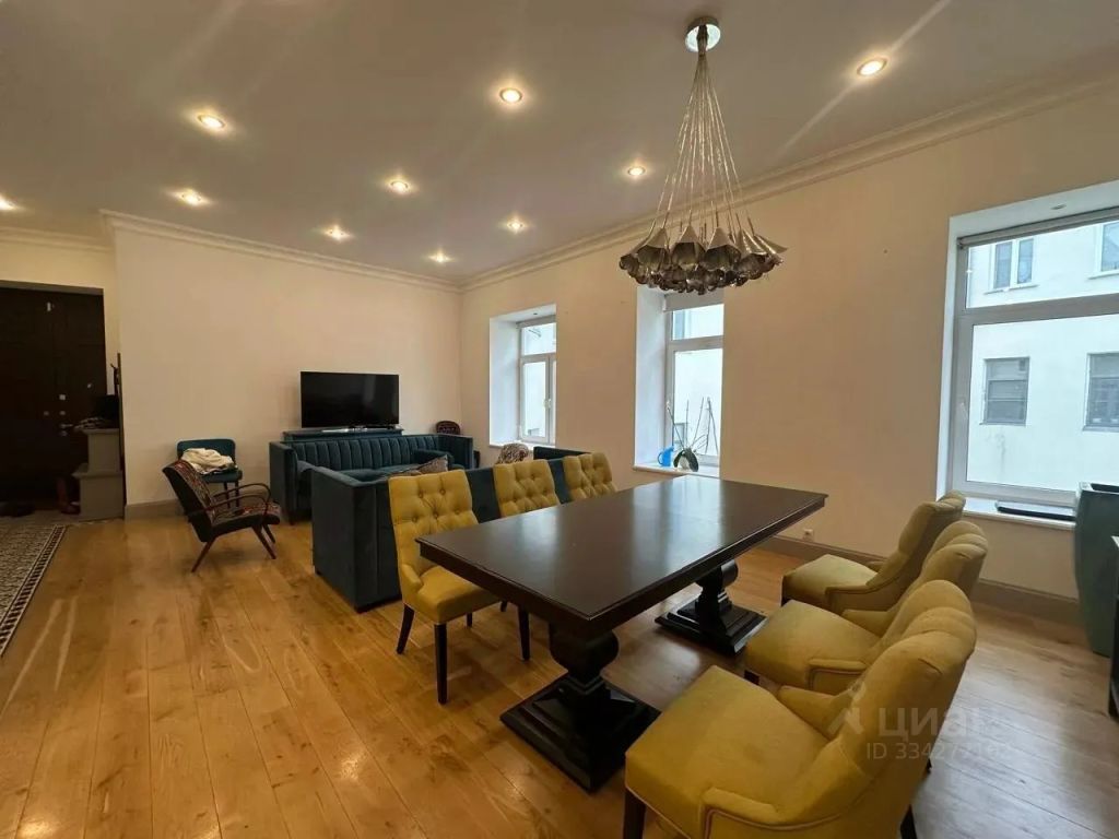 m. Novokuznetskaya: Apartment, 3-rooms