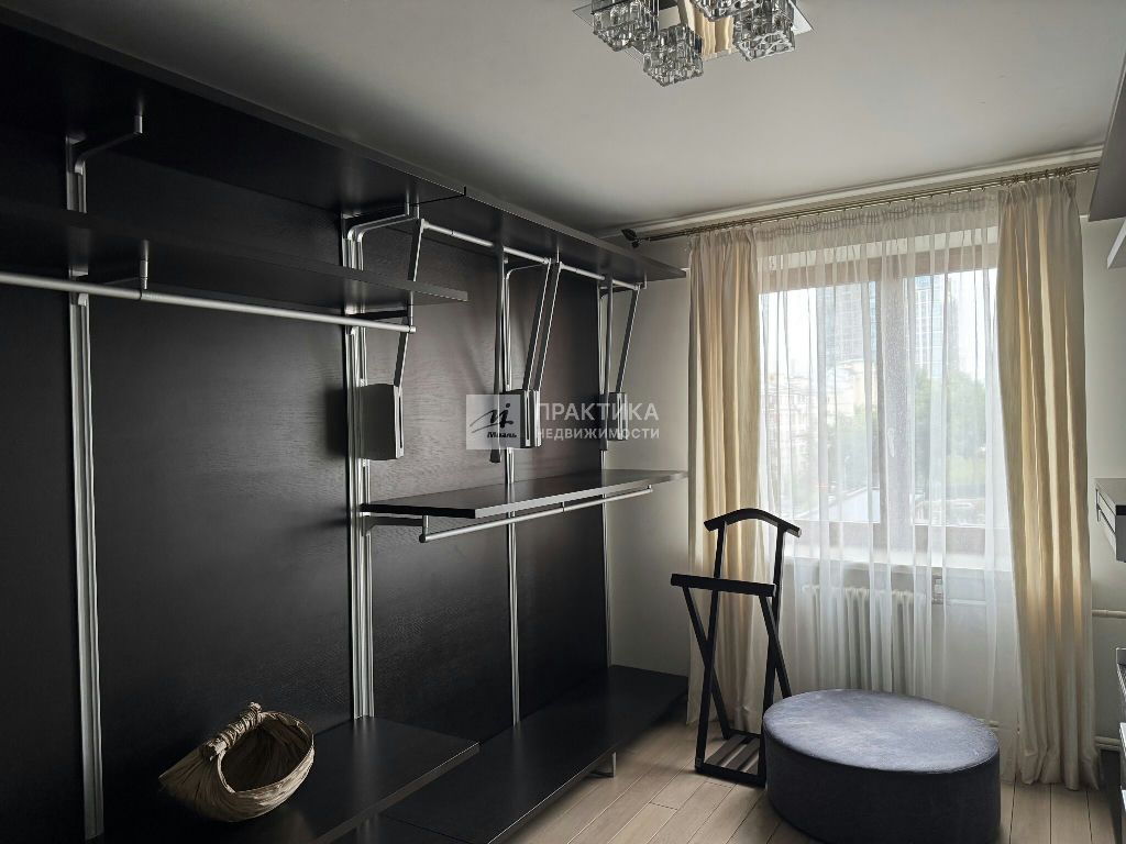 m. Ulitsa 1905 goda: Apartment, 3-rooms