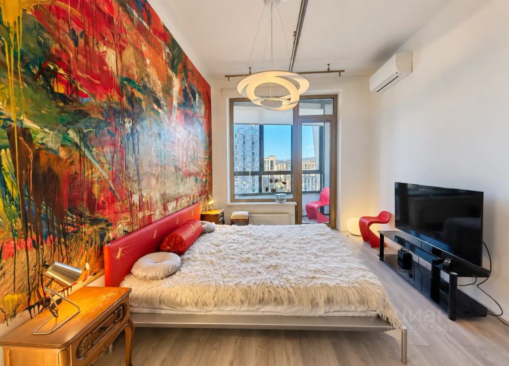 m. ZIL: Apartment, 2-rooms