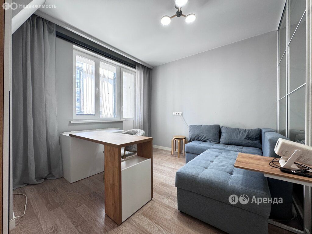 m. ZIL: Apartment, 1-rooms