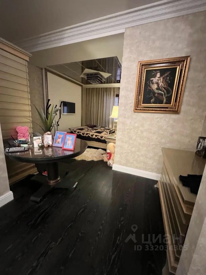m. Molodezhnaya: Apartment, 3-rooms