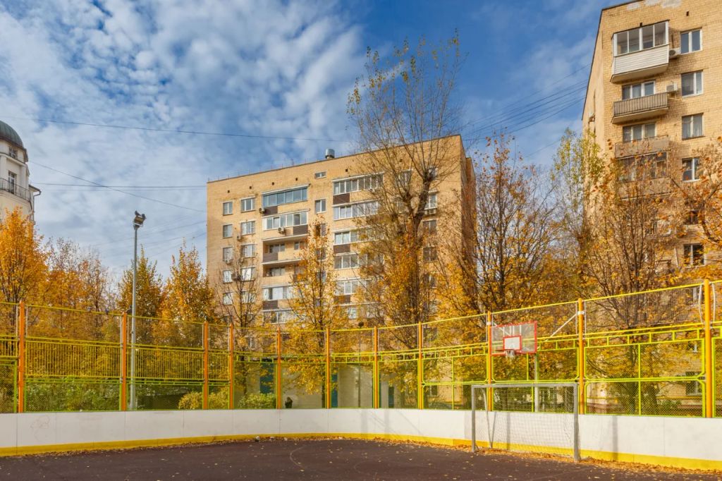 m. Barrikadnaya: Apartment, studio