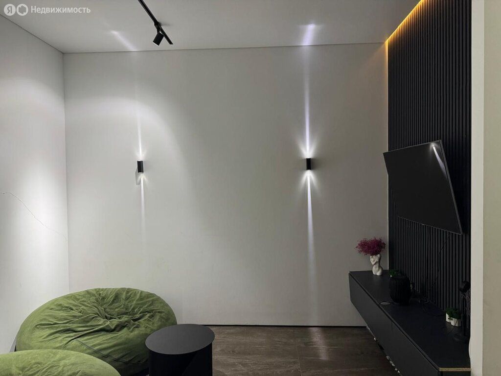 m. Trikotazhnaya: Apartment, 2-rooms