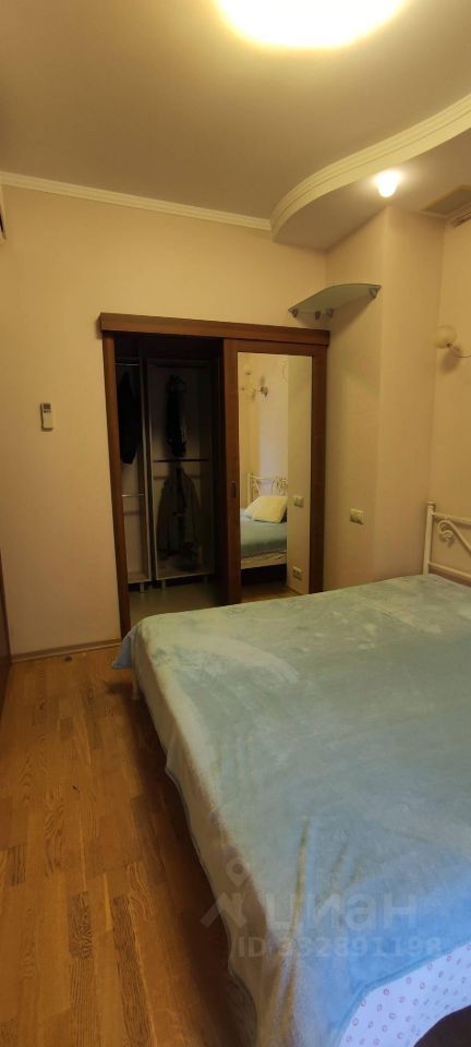 m. Narodnoe Opolchenie: Apartment, 2-rooms