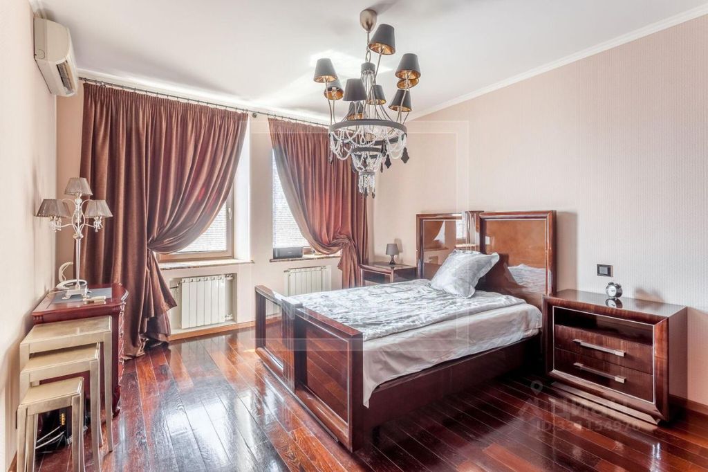 m. Okhotny ryad: Apartment, 2-rooms