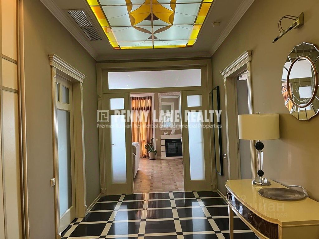 m. Mayakovskaya: Apartment, 4-rooms