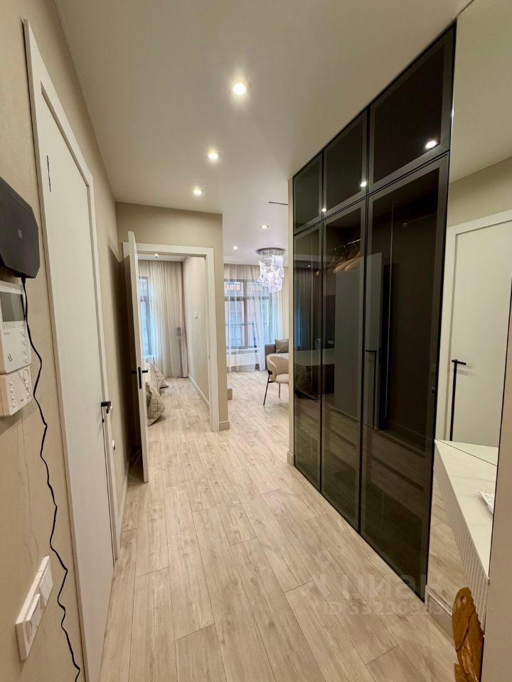m. ZIL: Apartment, 1-rooms