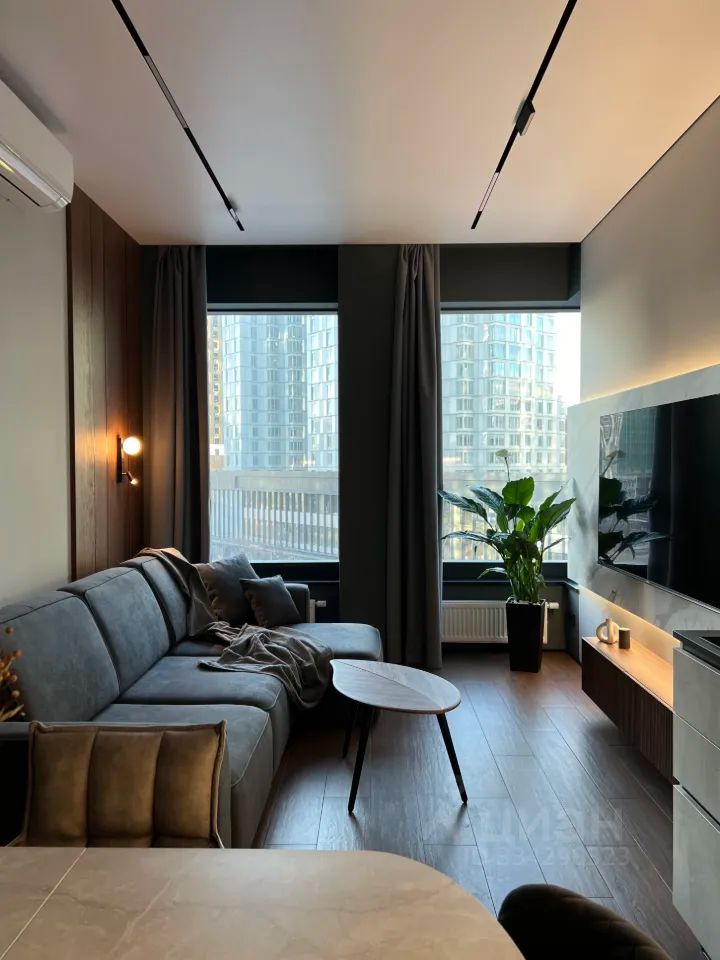 m. ZIL: Apartment, 2-rooms