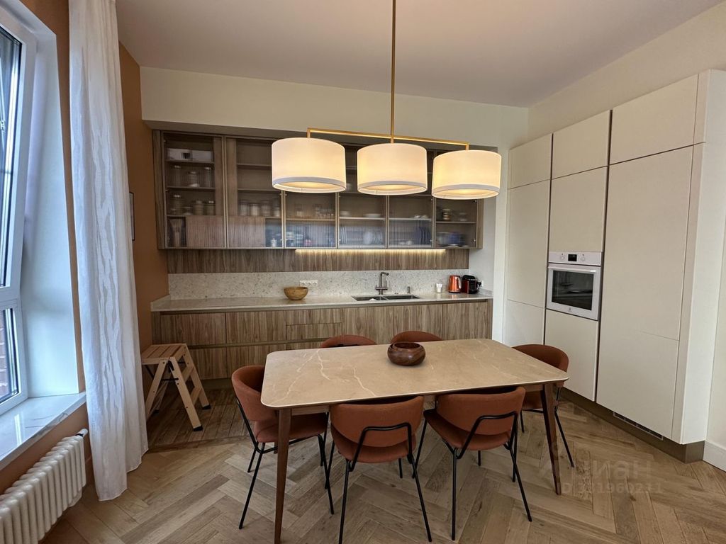 m. Delovoy tsentr (Vystavochnaya): Apartment, 3-rooms